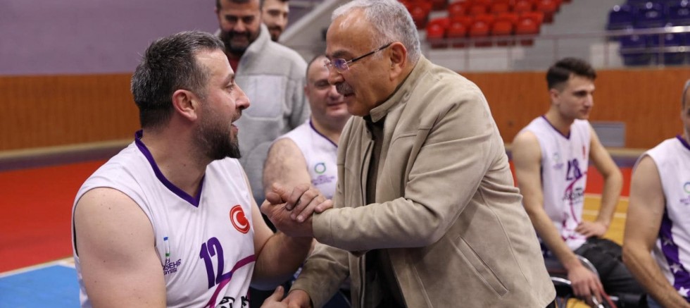 ENGELSİZLER ORDUSU GALİP:70-61