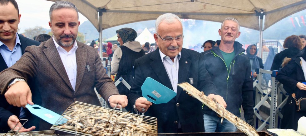 SAKİN ŞEHİR BUGÜN HAMSİ FESTİVALİ İLE COŞTU