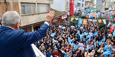 ÇATALPINAR’DA HİLMİ GÜLER İZDİHAMI