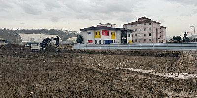 ENGELLİ GÜNDÜZ BAKIM, AİLE DANIŞMANLIĞI VE REHABİLİTASYON MERKEZİ İÇİN İLK KAZMA VURULDU  