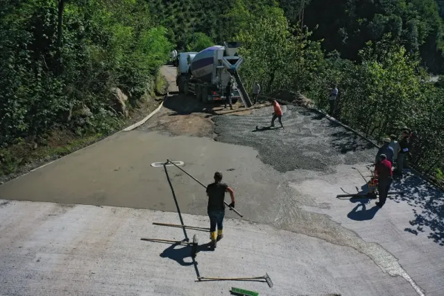 KABADÜZ AKGÜNEY MAHALLESİNE BETON YOL