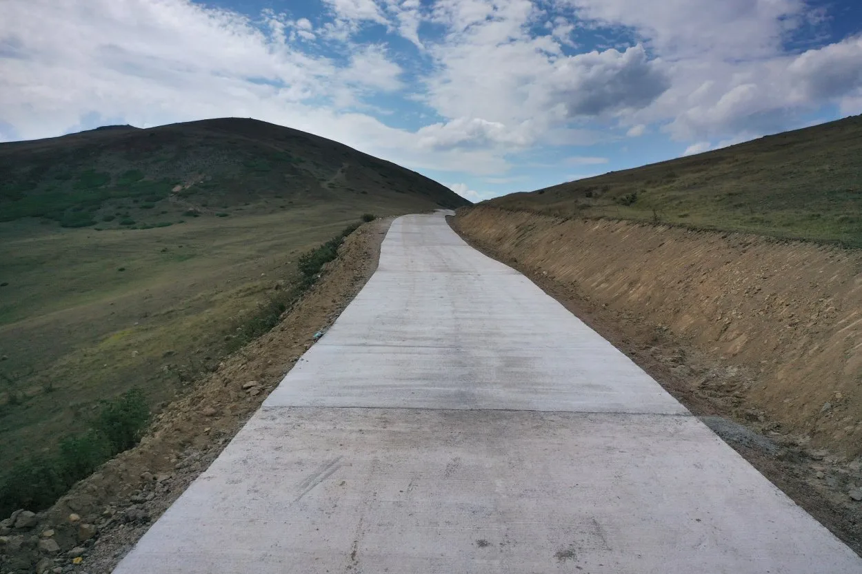 ÇAMBAŞI-MESUDİYE ARASINA BETON YOL