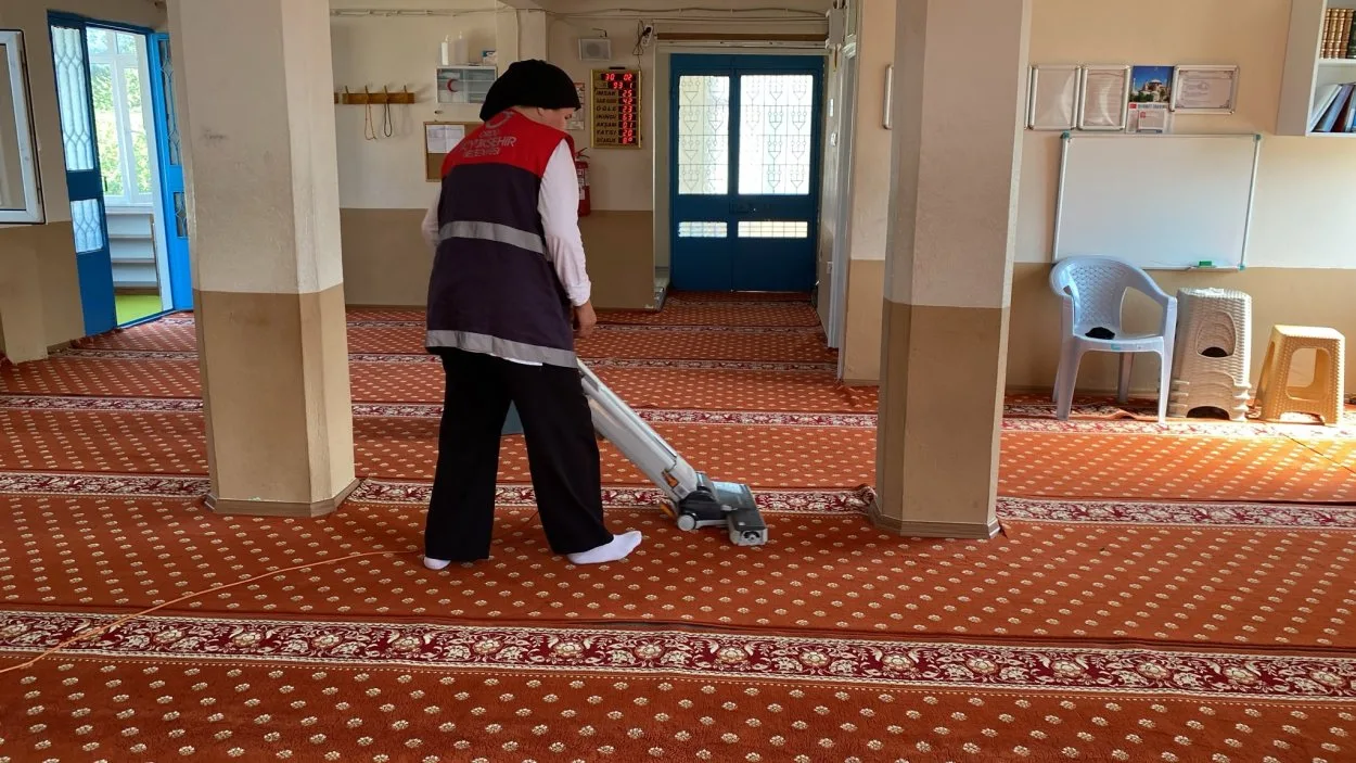 YAZ KUR'AN KURSLARI ÖNCESİ CAMİLER PIRIL PIRIL