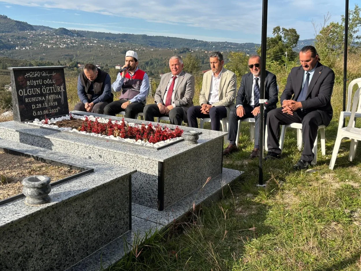 BÜYÜKŞEHİR BELEDİYESİ MERHUM MUHTARLARI UNUTMADI