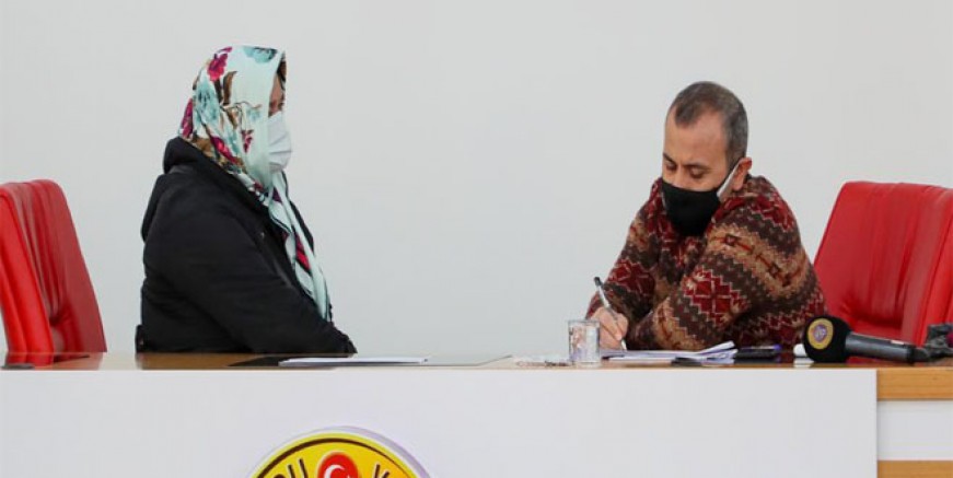 208 KİŞİYİ DİNLEDİ