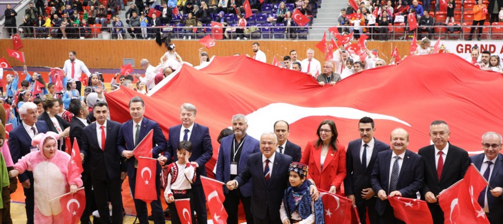 23 NİSAN ULUSAL EGEMENLİK VE ÇOCUK BAYRAMI TÖRENLERLE KUTLANDI