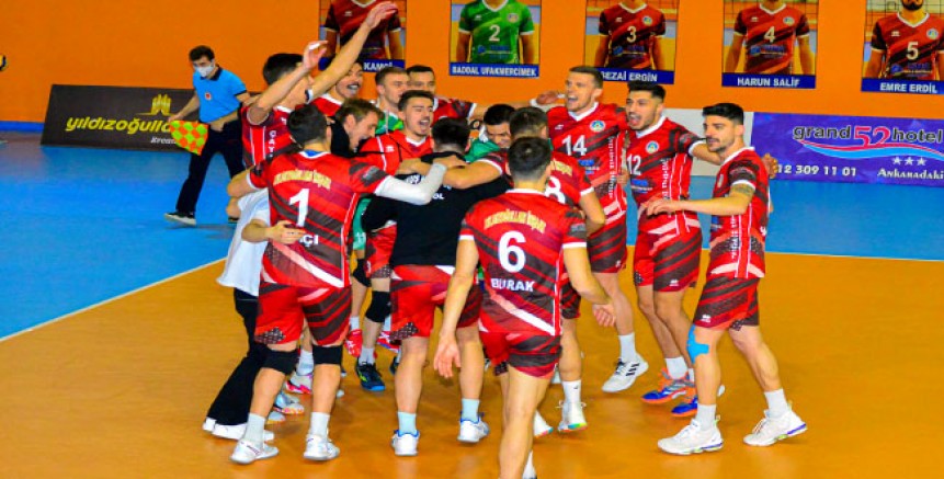 AKKUŞ BELEDİYESPOR DOLU DİZGİN: 3-1