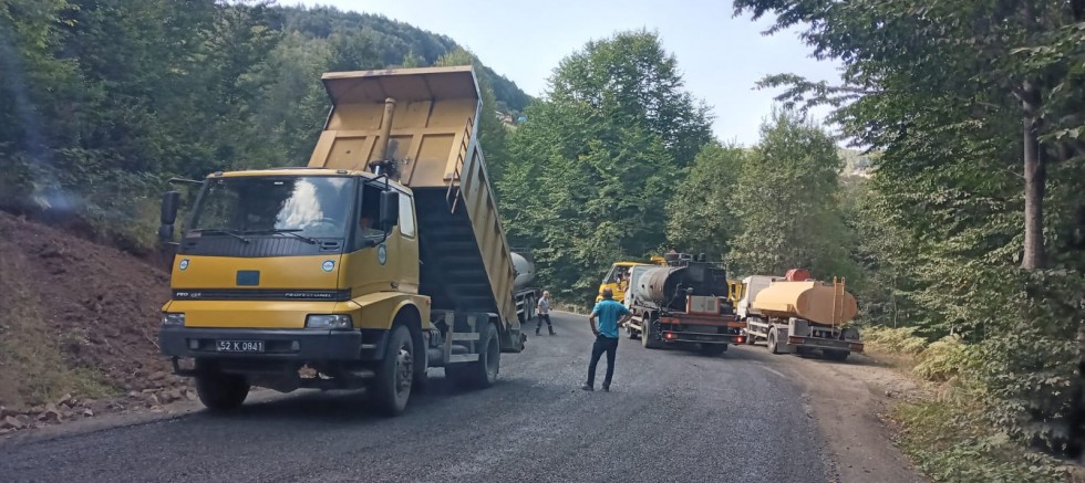 AKKUŞ’UN GRUP YOLLARI ASFALTLA BULUŞUYOR