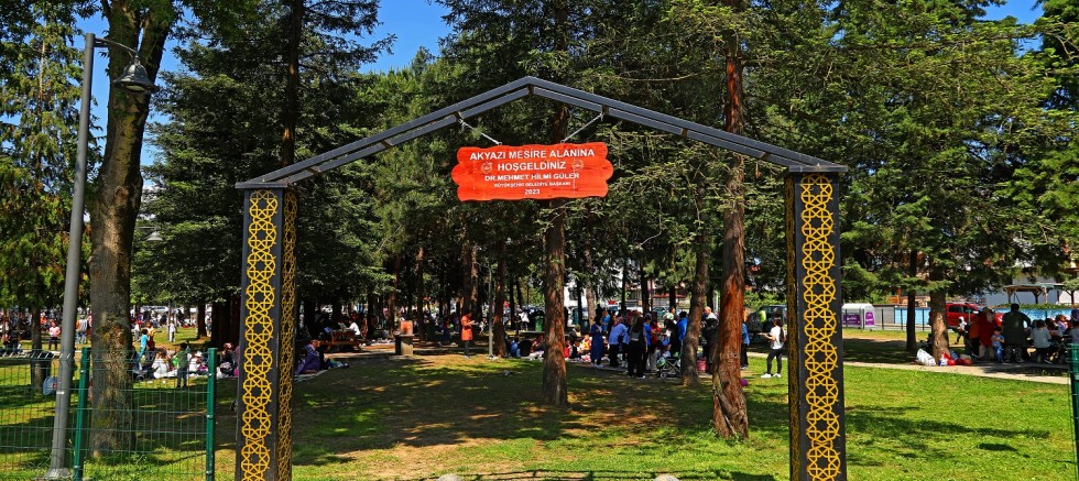 AKYAZI MESİRE ALANINA YOĞUN İLGİ 
