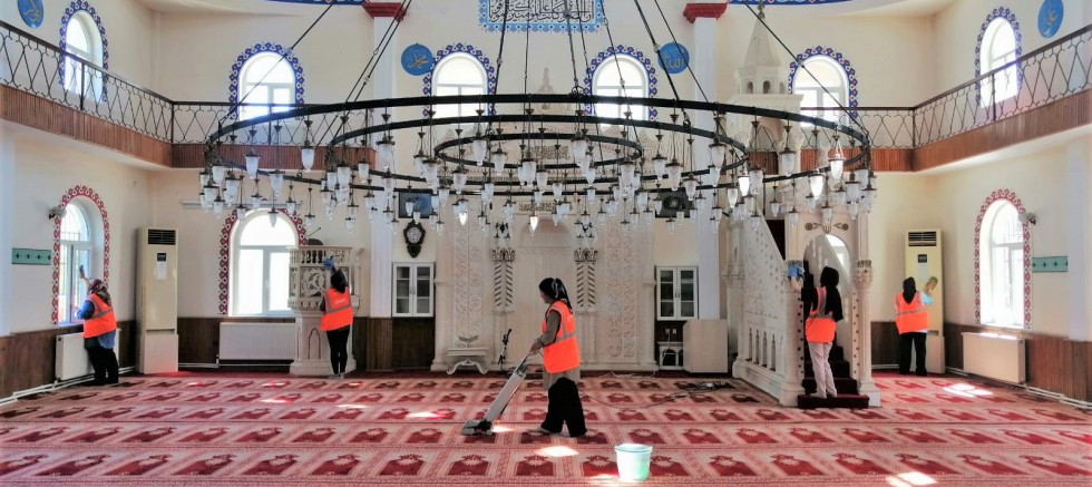 ALTINORDU BELEDİYESİ'NDEN GELENEKSEL BAYRAM TEMİZLİĞİ