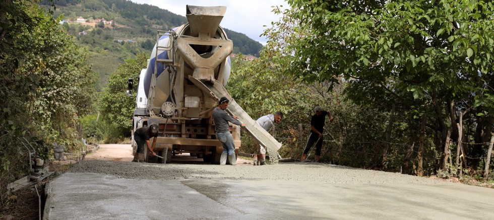 AYBASTI’DA 7,5 KM’LİK GRUP YOLUNDA ÇALIŞMALAR BAŞLADI