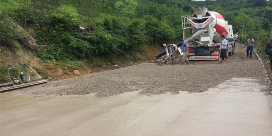 AYBASTI’DA BETON YOL SEVİNCİ