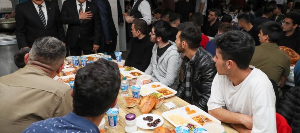 BAKAN DÖNMEZ ORDU’YA İNEMEDİ BAŞKAN GÜLER’İ ARAYARAK SELAMLARINI İLETTİ 