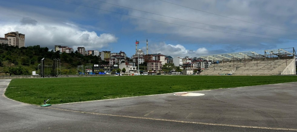 BAŞKAN GÜLER’DEN GENÇLİK VE SPORA BÜYÜK JEST