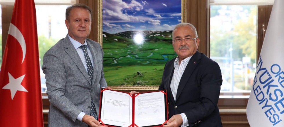 BAŞKAN GÜLER’DEN ÖĞRENCİLERİ SEVİNDİRECEK İMZA