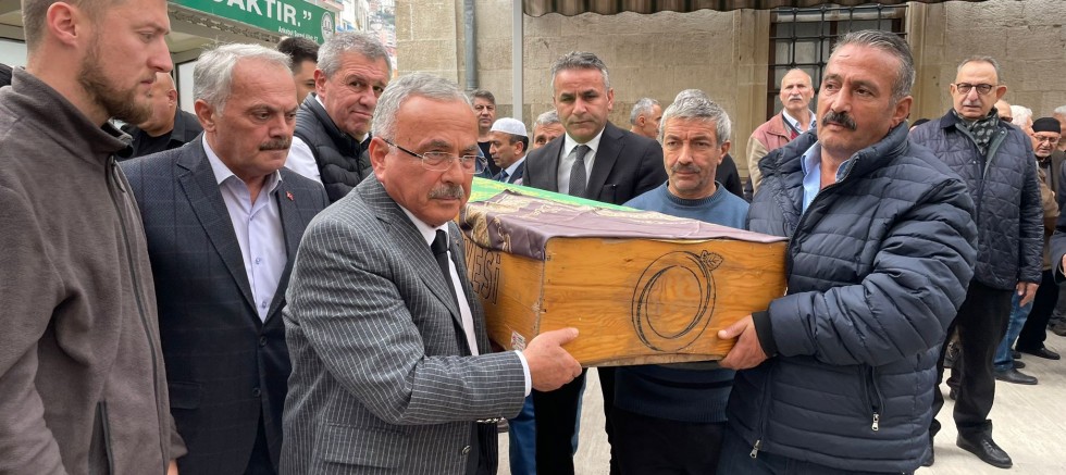 BAŞKAN GÜLER’DEN ÖĞRETMENİNE VEFA