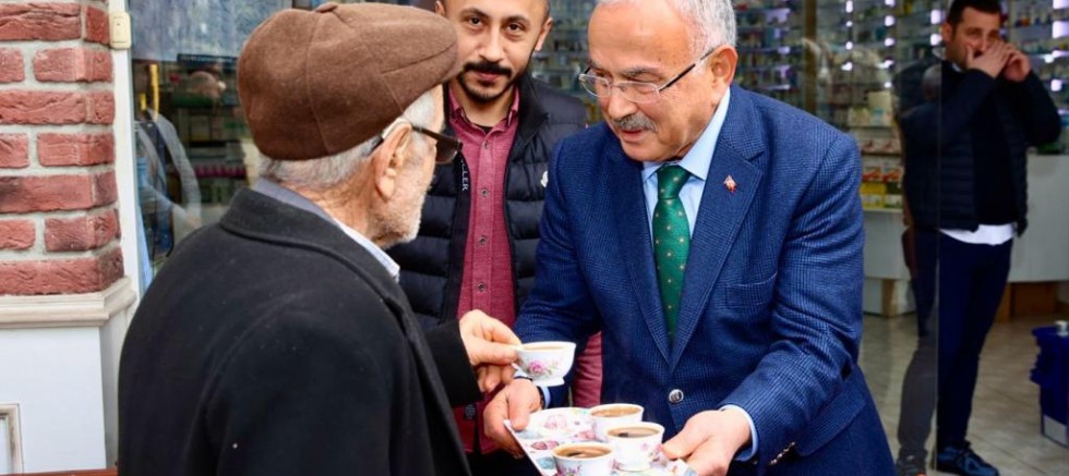 BAŞKAN GÜLER’E SEVGİ SELİ