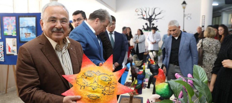 BAŞKAN GÜLER, MEZUN OLDUĞU OKULDA ALKIŞLARLA KARŞILANDI 