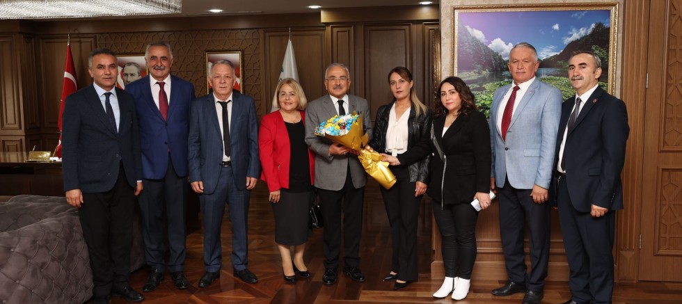 BAŞKAN GÜLER MUHTARLARI AĞIRLADI