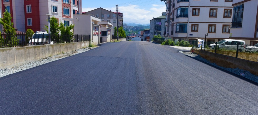 BAŞKAN TÖREN HİZMETLERİYLE TAKDİR TOPLAMAYA DEVAM EDİYOR