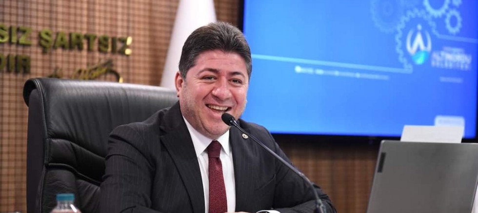 BAŞKAN TÖREN “İKİNCİ YÜZYILDA TÜRKİYE YÜZYILI VİZYONU İLE ŞEHRİMİZİ DAHA İLERİ HEDEFLERE TAŞIYACAĞIZ”