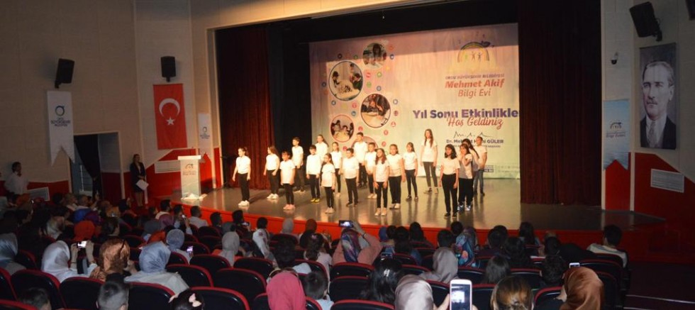 BİLGİ EVLERİ ÖĞRENCİLERİNDEN YIL SONU ETKİNLİĞİ 