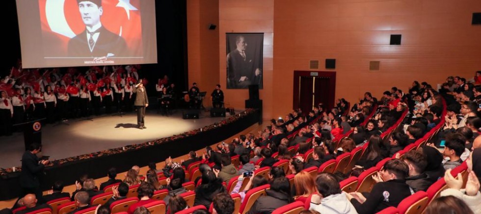 BÜYÜK ÖNDER ATATÜRK TÖRENLERLE ANILDI