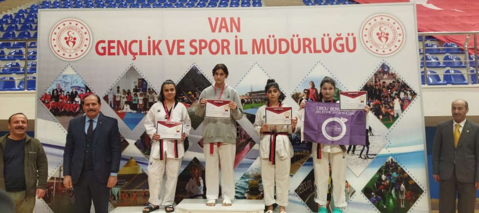 BÜYÜKŞEHİR BELEDİYE SPOR KULÜBÜ SPORCULARI BAŞARILARA DOYMUYOR
