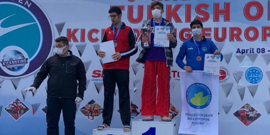 BÜYÜKŞEHİR BELEDİYESİ SPORCULARI BAŞARILARIYLA GÖZ DOLDURUYOR 