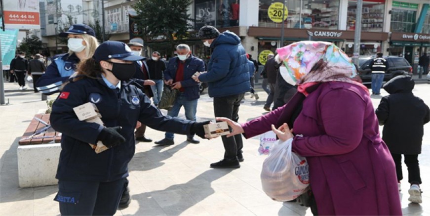 BÜYÜKŞEHİR’DEN 19 İLÇEDE KANDİL SİMİDİ İKRAMI