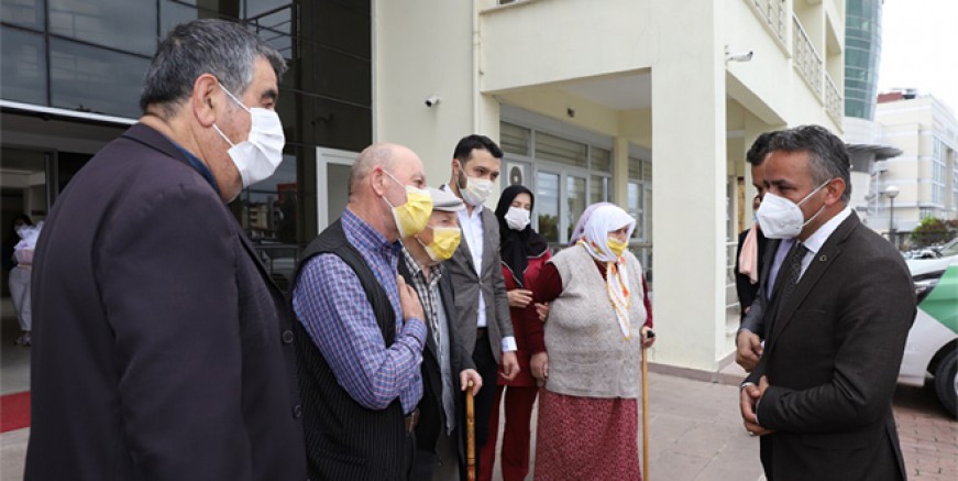 BÜYÜKŞEHİR HER DAİM YAŞLI VATANDAŞLARIN YANINDA