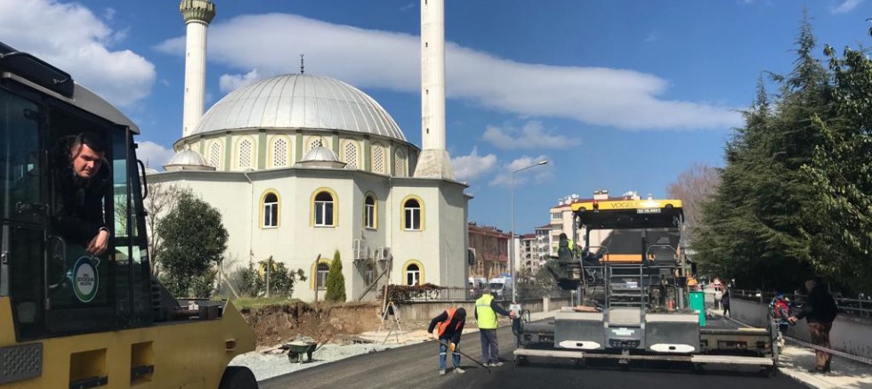 BÜYÜKŞEHİR’İN ALTINORDU’DAKİ ALTYAPI VE ASFALT MESAİSİ SÜRÜYOR