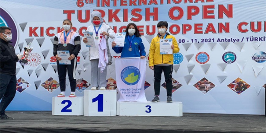 BÜYÜKŞEHİR'İN SPORCULARI MADALYAYA ABONE