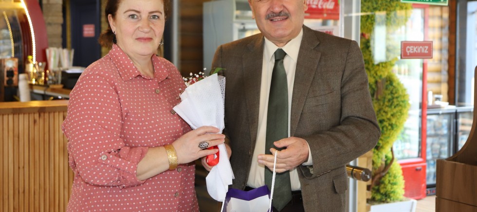 BÜYÜKŞEHİR KADIN MUHTARLARIN ANLAMLI GÜNLERİNİ KUTLADI