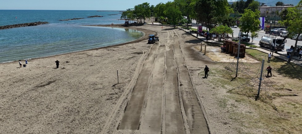 BÜYÜKŞEHİR PLAJLARI DENİZ SEZONUNA HAZIRLIYOR