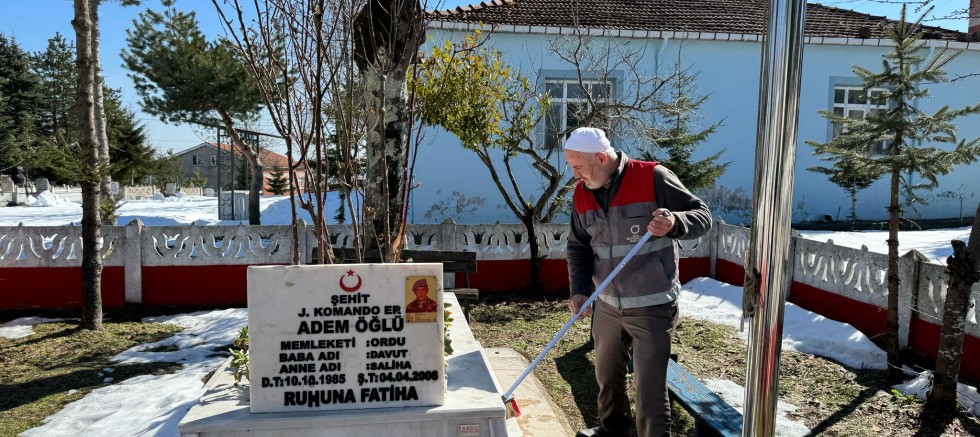 BÜYÜKŞEHİR, ŞEHİTLERİ UNUTMADI