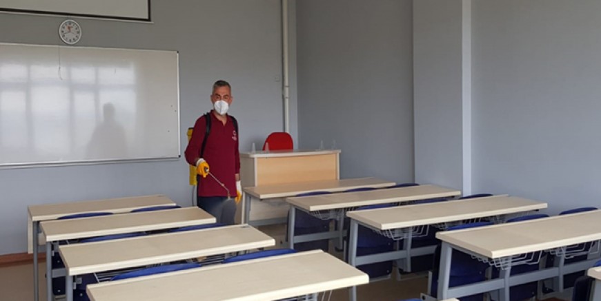 BÜYÜKŞEHİR YKS ÖNCESİ OKULLARI DEZENFEKTE ETTİ