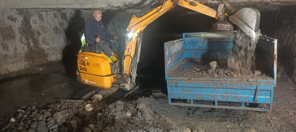 BÜYÜKŞEHİRDEN ALTYAPIDA DEV TEMİZLİK SEFERBERLİĞİ 