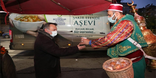 BÜYÜKŞEHİRDEN ÇORBA İKRAMI