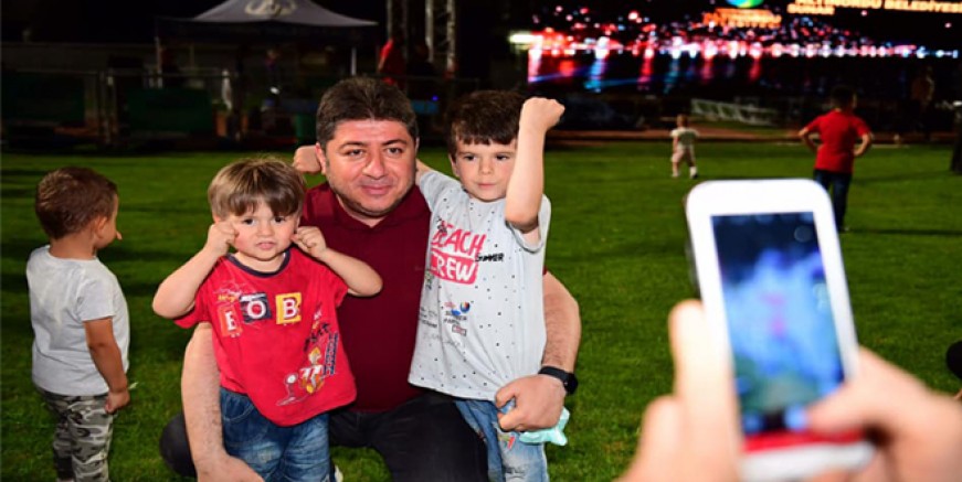 ÇOCUKLARIN NEŞESİ GÖRÜLMEYE DEĞERDİ