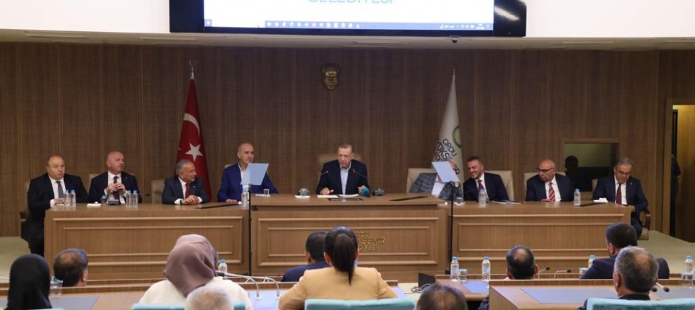 CUMHURBAŞKANI ERDOĞAN, BÜYÜKŞEHİR BELEDİYESİNİ ZİYARET ETTİ