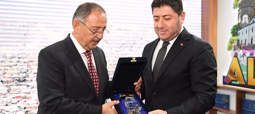 CUMHURBAŞKANI RECEP TAYYİP ERDOĞAN'DAN BAŞKAN AŞKIN TÖREN'E GENÇLİK ÖDÜLÜ