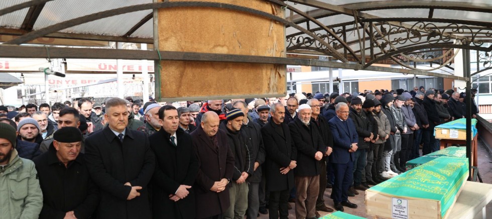 DEPREMDE HAYATINI KAYBEDENLER TOPRAĞA VERİLDİ