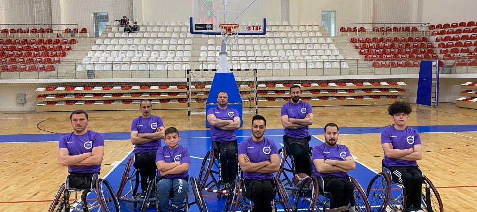 ENGELSİZLER ORDUSU LİGDEKİ BAŞARISINI TAÇLANDIRDI
