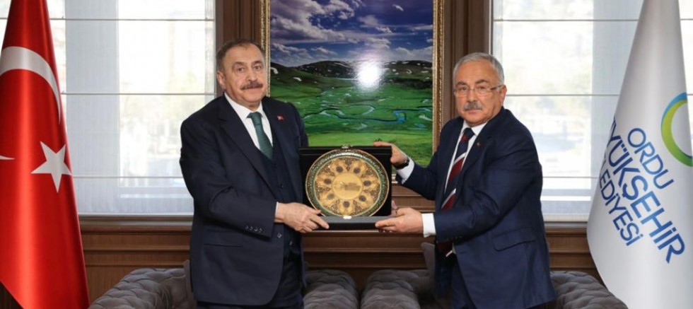 ESKİ BAKAN EROĞLU BÜYÜKŞEHİRDE 
