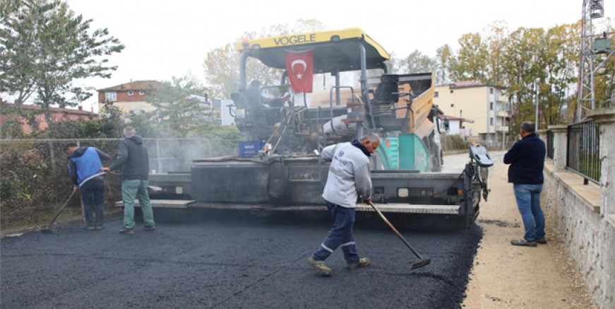 FATSA’DA BEŞ SOKAK SICAK ASFALTLA BULUŞTU