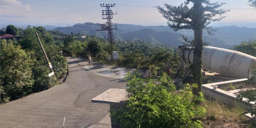 FATSA’NIN MAHALLELERİNE BETON YOL KONFORU