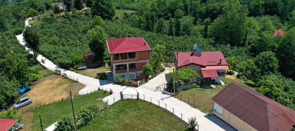 HİZMET SEFERBERLİĞİ MAHALLELERİN YÜZÜNÜ GÜLDÜRMEYE DEVAM EDİYOR