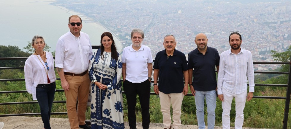HÜRRİYET GAZETESİ YAZARLARI ORDU’YA ÇIKARMA YAPTI