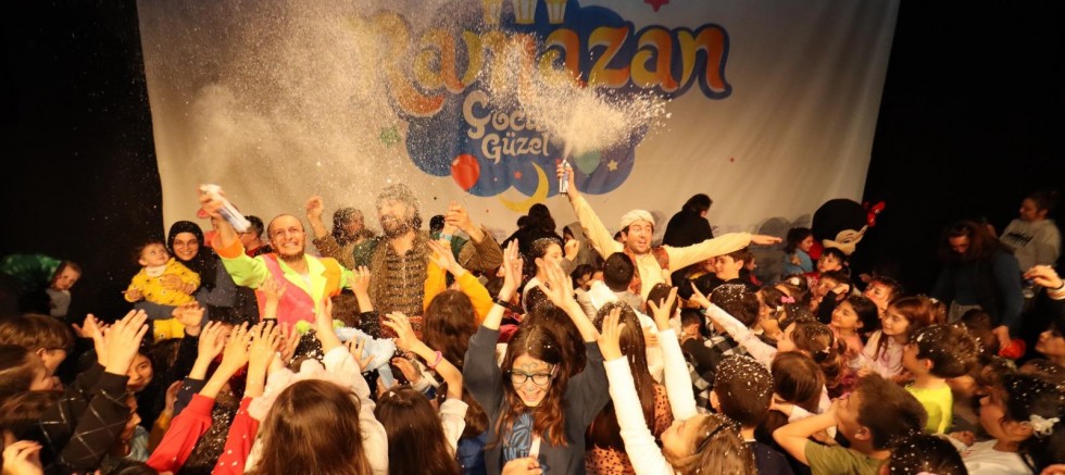 İFTAR BİTİYOR ÇOCUKLAR İÇİN EĞLENCE BAŞLIYOR